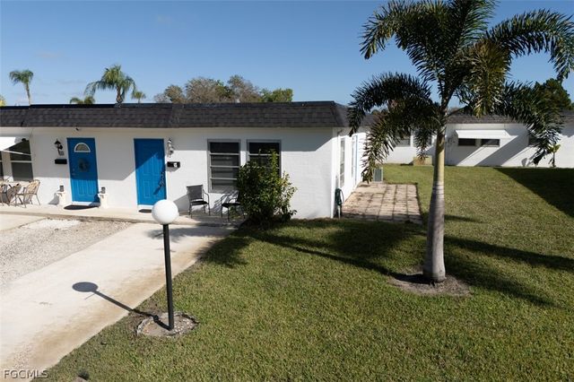 42 Temple CT, Lehigh Acres, FL 33936