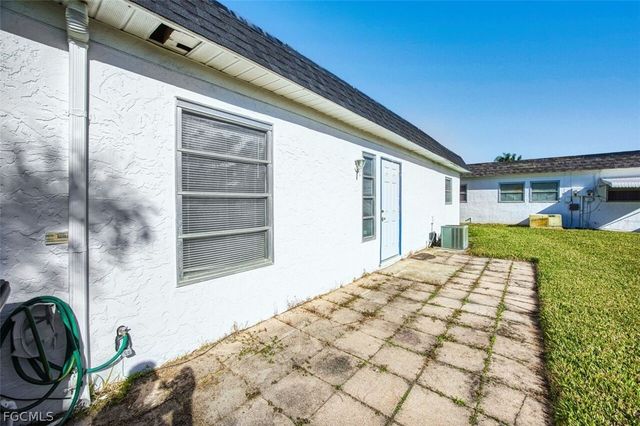 42 Temple CT, Lehigh Acres, FL 33936