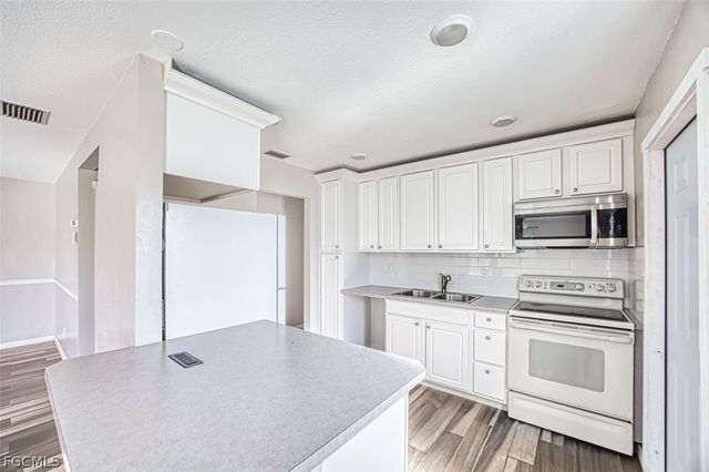 42 Temple CT, Lehigh Acres, FL 33936