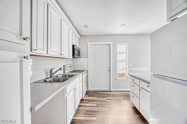 42 Temple CT, Lehigh Acres, FL 33936