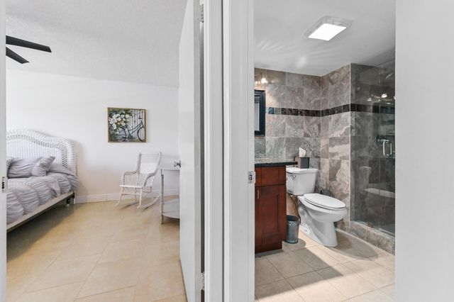 21215 Lago Circle C, Boca Raton, FL 33433