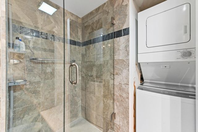 21215 Lago Circle C, Boca Raton, FL 33433