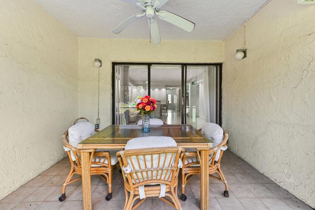 21215 Lago Circle C, Boca Raton, FL 33433