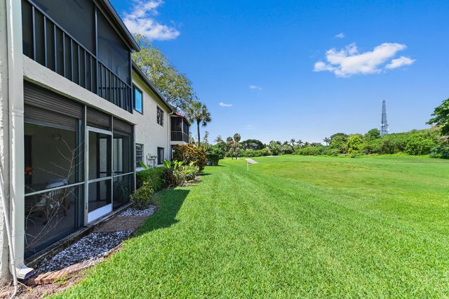 21215 Lago Circle C, Boca Raton, FL 33433