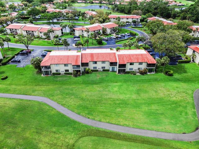 21215 Lago Circle C, Boca Raton, FL 33433