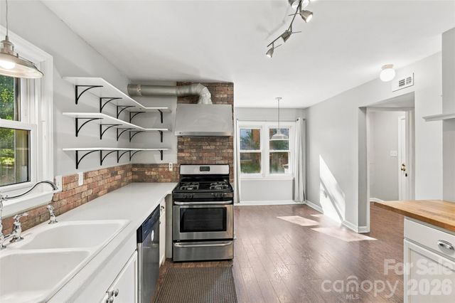 320 Sunnywood Lane, Charlotte, NC 28270