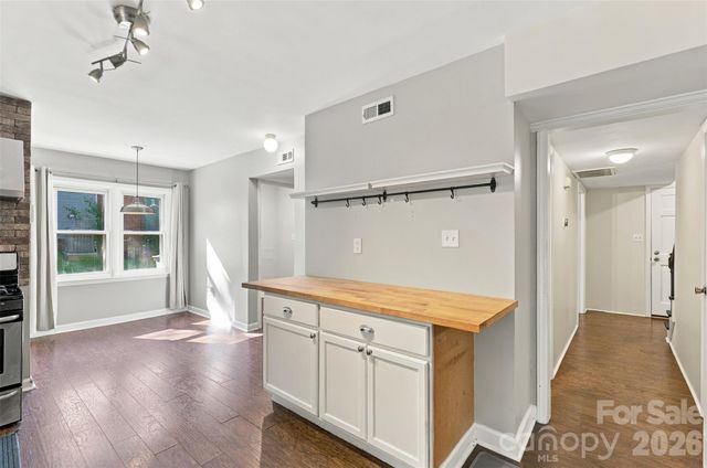 320 Sunnywood Lane, Charlotte, NC 28270