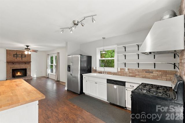320 Sunnywood Lane, Charlotte, NC 28270
