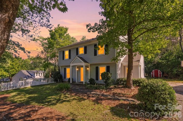 320 Sunnywood Lane, Charlotte, NC 28270