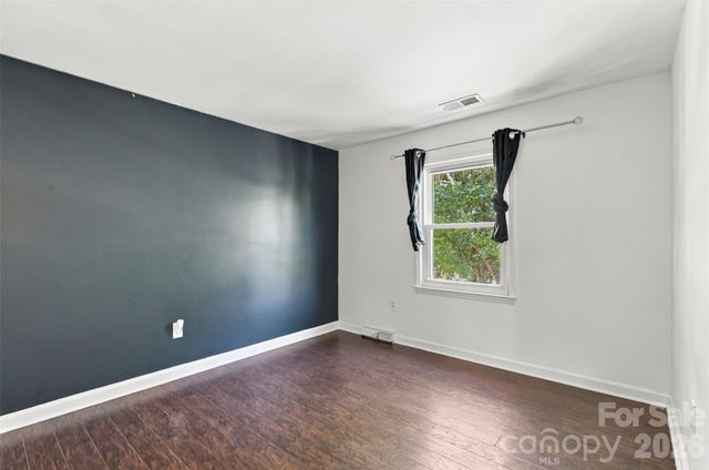 320 Sunnywood Lane, Charlotte, NC 28270