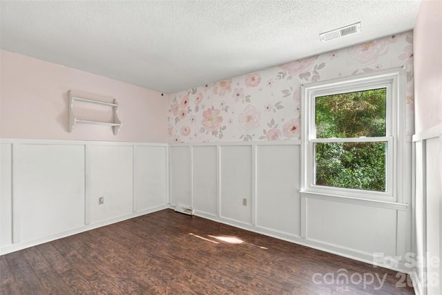 320 Sunnywood Lane, Charlotte, NC 28270