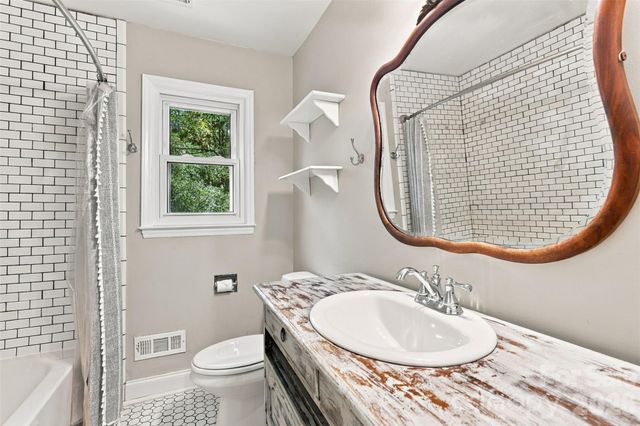 320 Sunnywood Lane, Charlotte, NC 28270