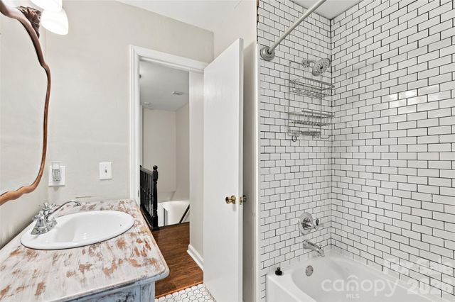 320 Sunnywood Lane, Charlotte, NC 28270