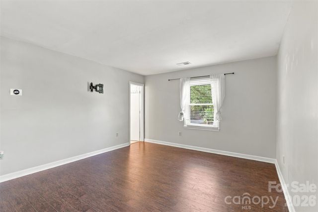320 Sunnywood Lane, Charlotte, NC 28270