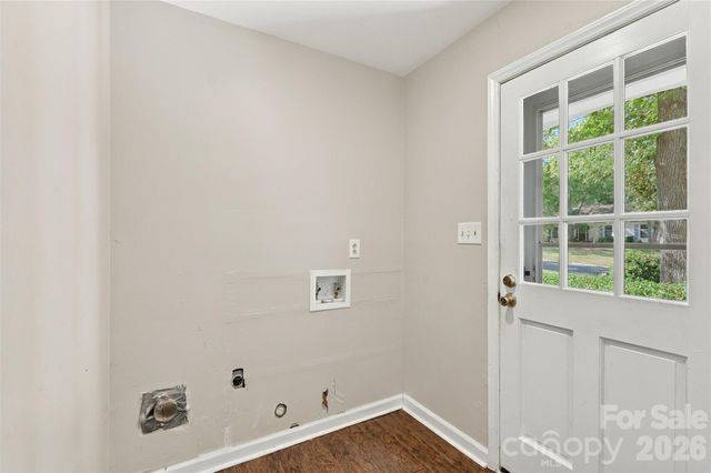 320 Sunnywood Lane, Charlotte, NC 28270