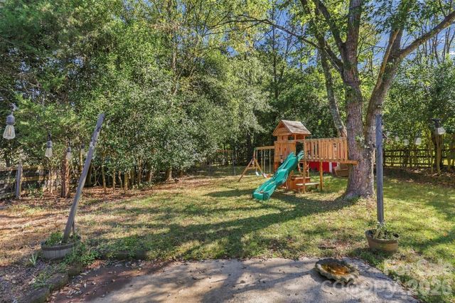 320 Sunnywood Lane, Charlotte, NC 28270
