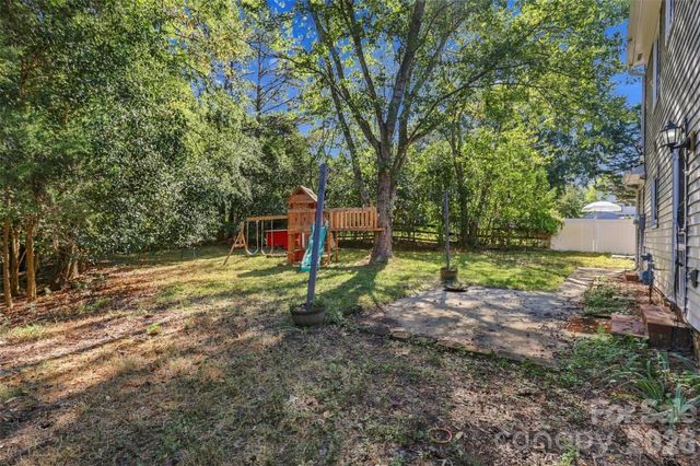 320 Sunnywood Lane, Charlotte, NC 28270