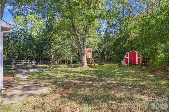 320 Sunnywood Lane, Charlotte, NC 28270