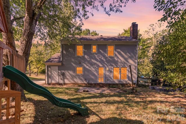 320 Sunnywood Lane, Charlotte, NC 28270