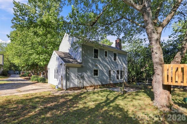 320 Sunnywood Lane, Charlotte, NC 28270
