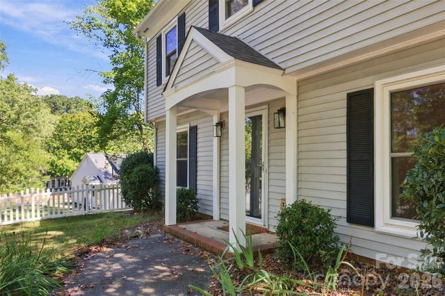 320 Sunnywood Lane, Charlotte, NC 28270