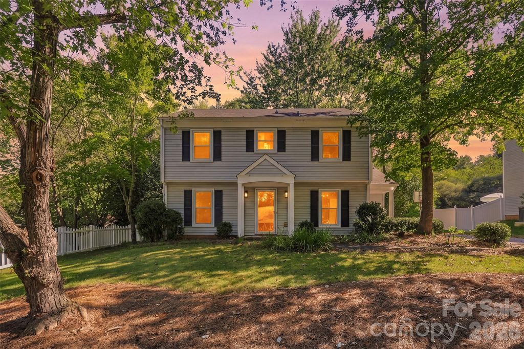 320 Sunnywood Lane, Charlotte, NC 28270