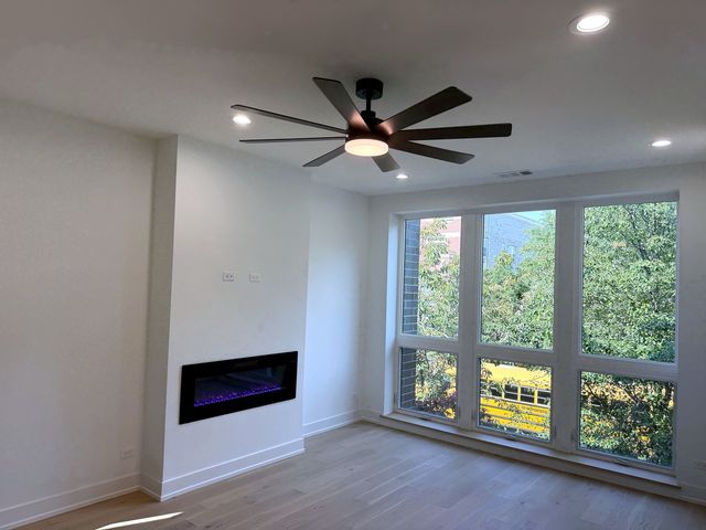 2847 N Damen Avenue 2, Chicago, IL 60618