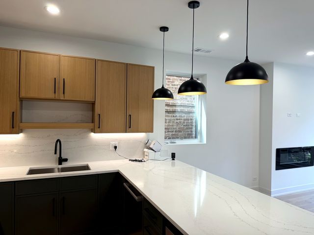 2847 N Damen Avenue 2, Chicago, IL 60618