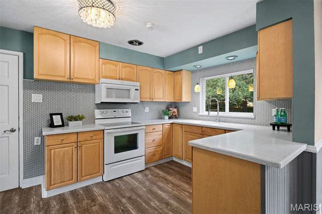 9509 Arban Drive, Crestwood, MO 63126