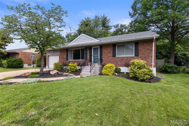 9509 Arban Drive, Crestwood, MO 63126