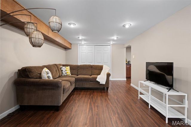 9509 Arban Drive, Crestwood, MO 63126