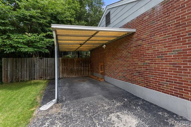 9509 Arban Drive, Crestwood, MO 63126