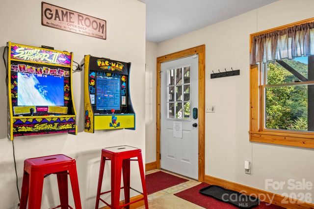 160 Bridle Drive, Maggie Valley, NC 28751