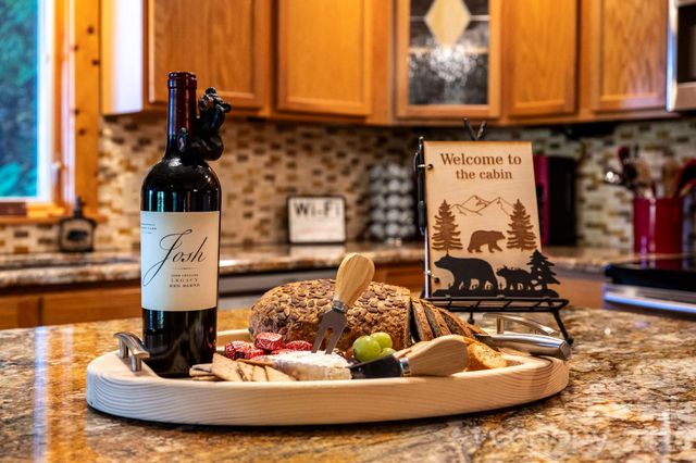 160 Bridle Drive, Maggie Valley, NC 28751