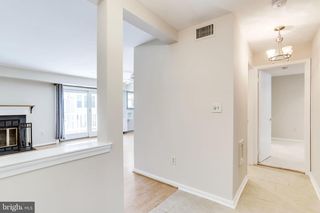 2429 S WALTER REED DR #E, Arlington, VA 22206