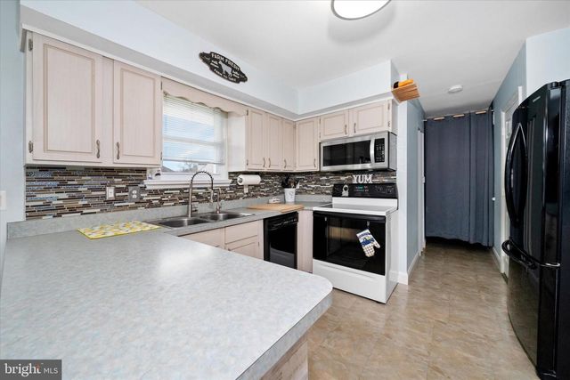 40 E SHADY DR, Newark, DE 19713