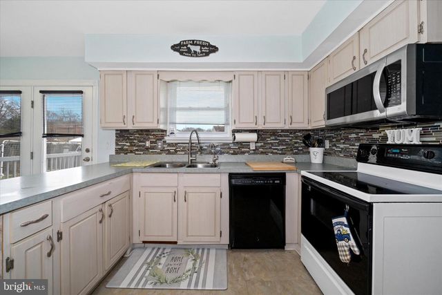 40 E SHADY DR, Newark, DE 19713