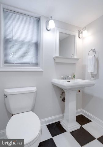 5817 DAWES AVE, Alexandria, VA 22311