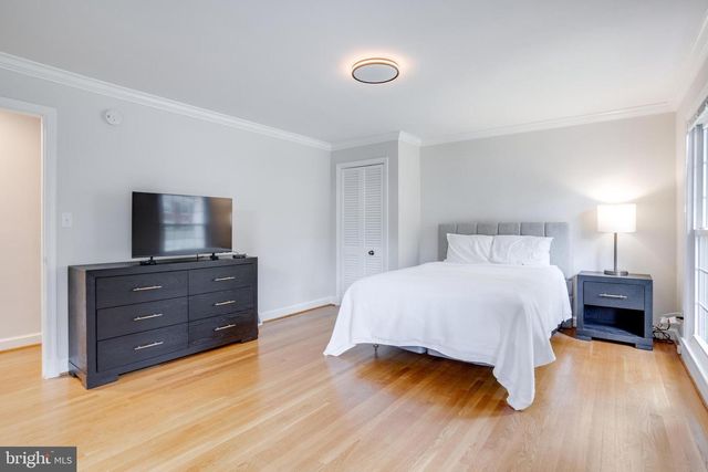 5817 DAWES AVE, Alexandria, VA 22311