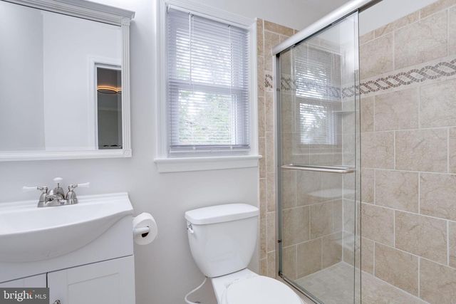 5817 DAWES AVE, Alexandria, VA 22311