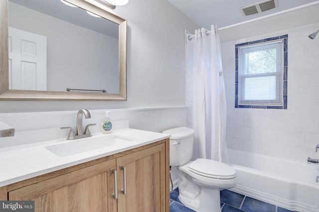 5817 DAWES AVE, Alexandria, VA 22311