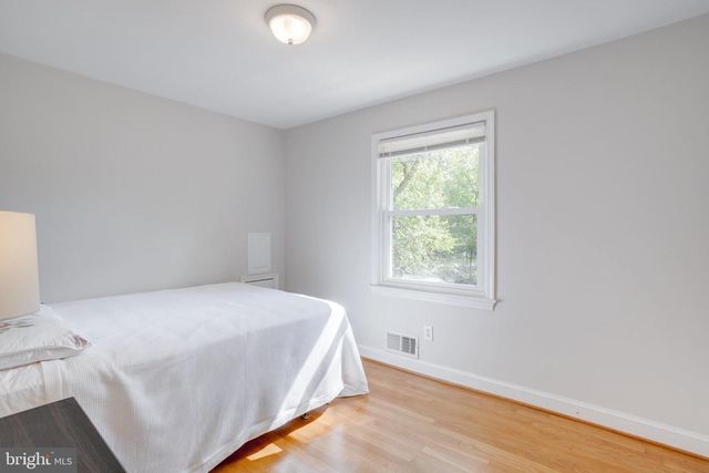 5817 DAWES AVE, Alexandria, VA 22311