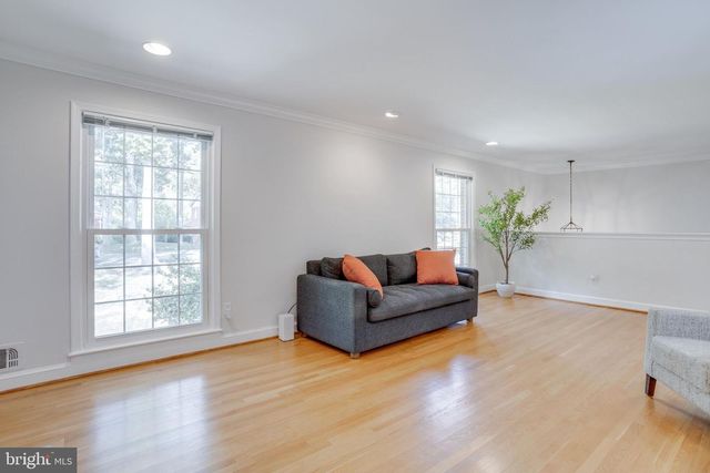 5817 DAWES AVE, Alexandria, VA 22311