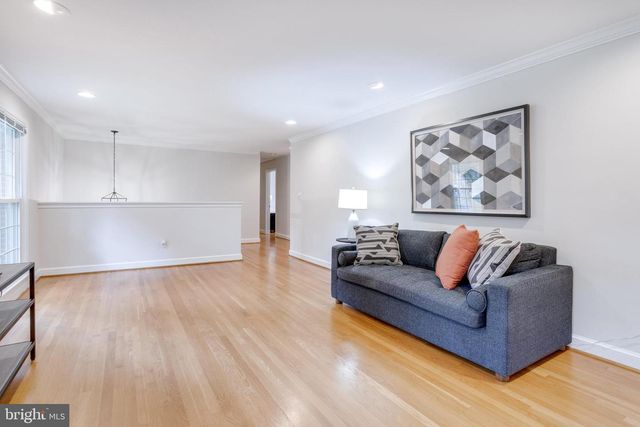 5817 DAWES AVE, Alexandria, VA 22311