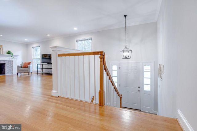 5817 DAWES AVE, Alexandria, VA 22311