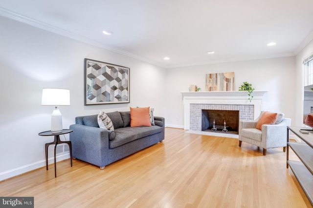 5817 DAWES AVE, Alexandria, VA 22311