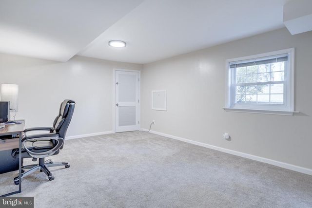 5817 DAWES AVE, Alexandria, VA 22311