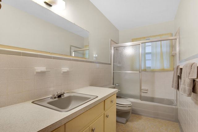 1202 NE Beachview Drive, Fort Walton Beach, FL 32547