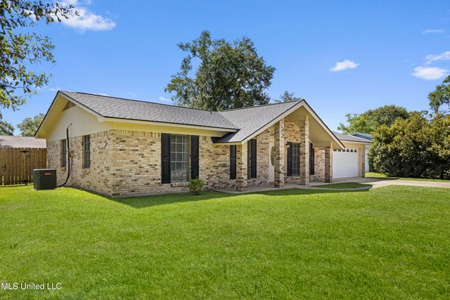 309 Jamaica Drive, Ocean Springs, MS 39564