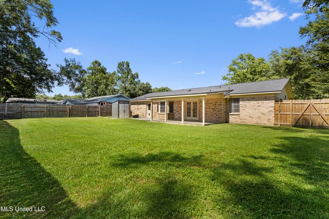 309 Jamaica Drive, Ocean Springs, MS 39564
